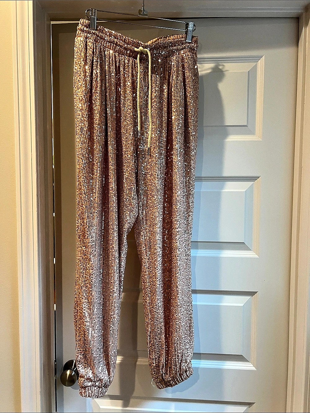 entro Temptation Sequin Pants Sequin Jogger Pants in Rose Gold Size Medium NWT